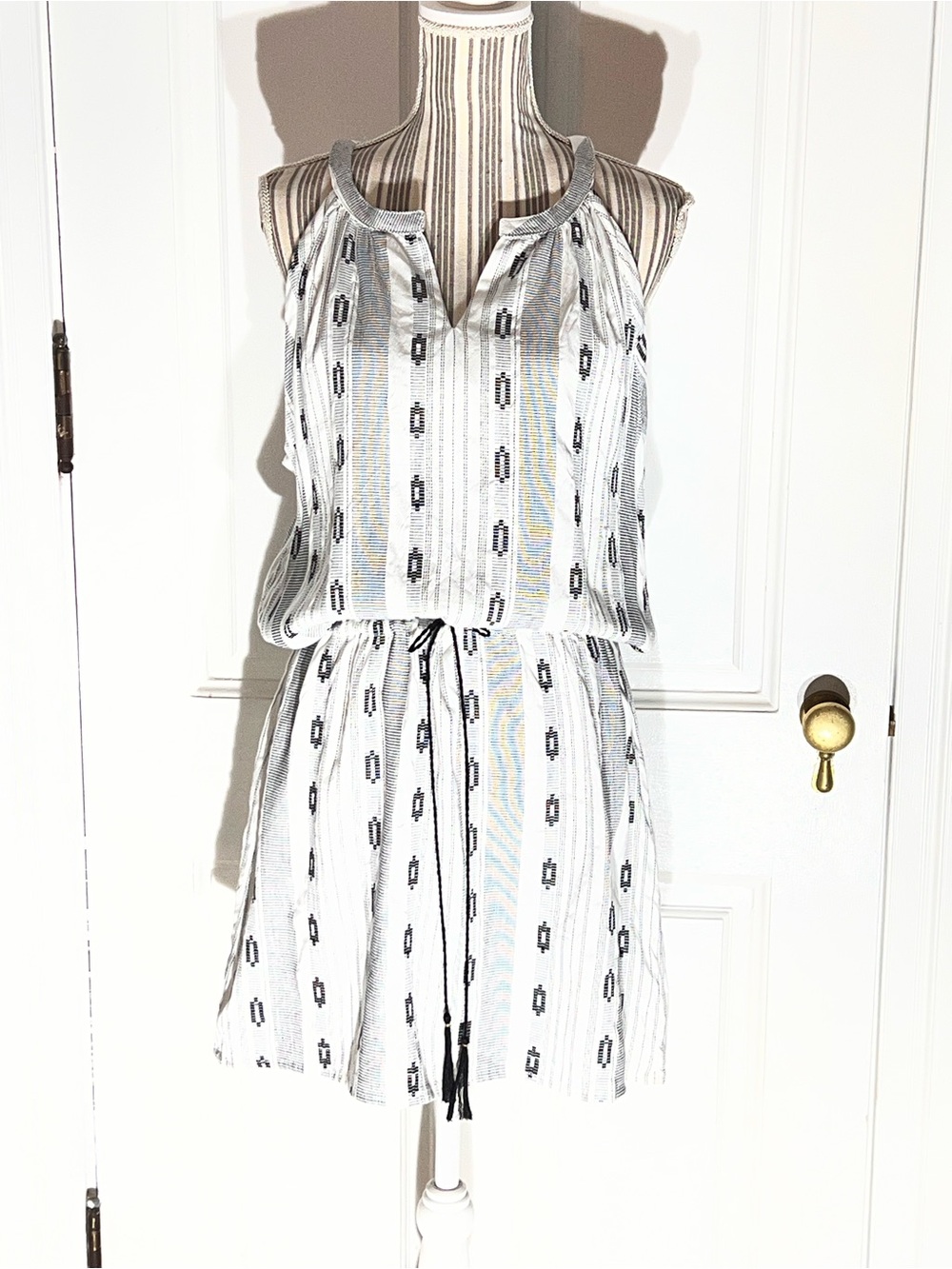 dylan Black & White Striped Sleeveless Dress medium drawstring print d471